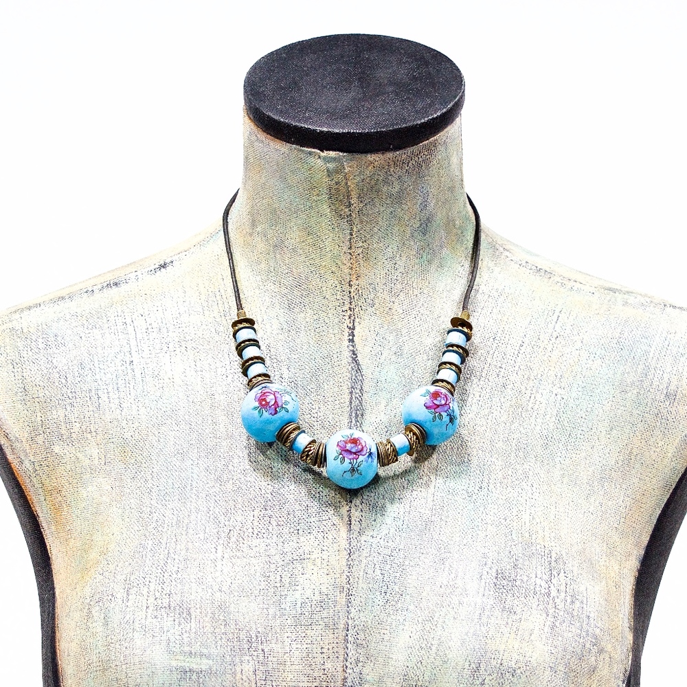 VTG 1960's Floral Ceramic Beads & Leather Necklace